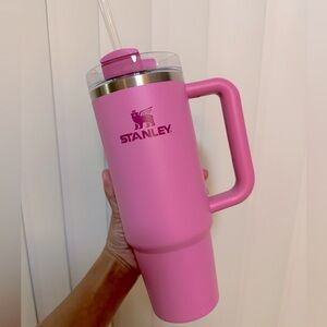 ⭐️SOLD⭐️ NWT 30oz Peony (Overseas)